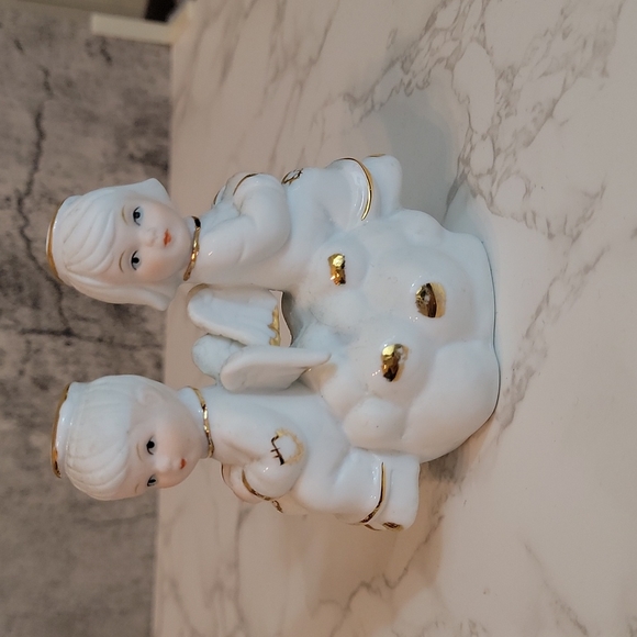 Vintage Other - vintage two little angels sitting on a cloud figurine